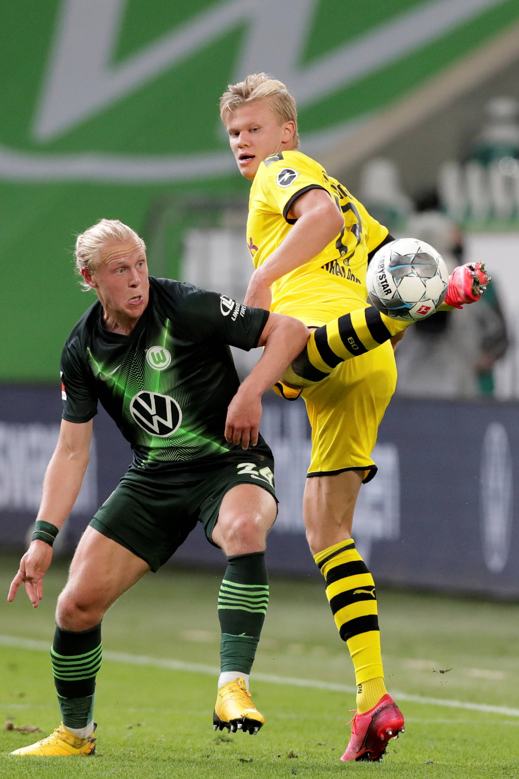 现实总是充 现实总是充